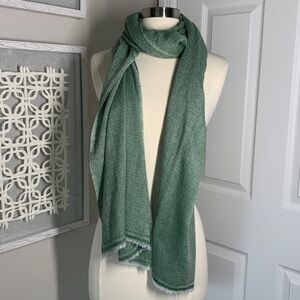 Dream N Art Collection green and white cashmere scarf made in Nepal